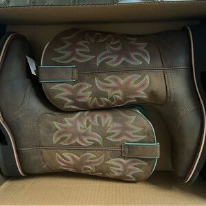 Brand New Brown Ariat Boots with Embroidered Design